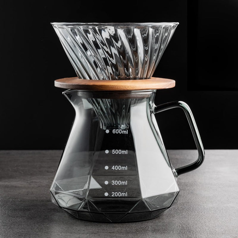JIKANNOYA コーヒーサーバー 割れない 耐熱ガラス コーヒードリッパー ハンドドリップセット コーヒー サーバー 高ホウ素シリカガラス材料 直火対応 耐寒性 透明 蓋付き 電子レンジ·食洗機対応 目盛り付き コーヒー用品 使いやすい 洗いやすい 多用途 家用 喫茶店 KF32