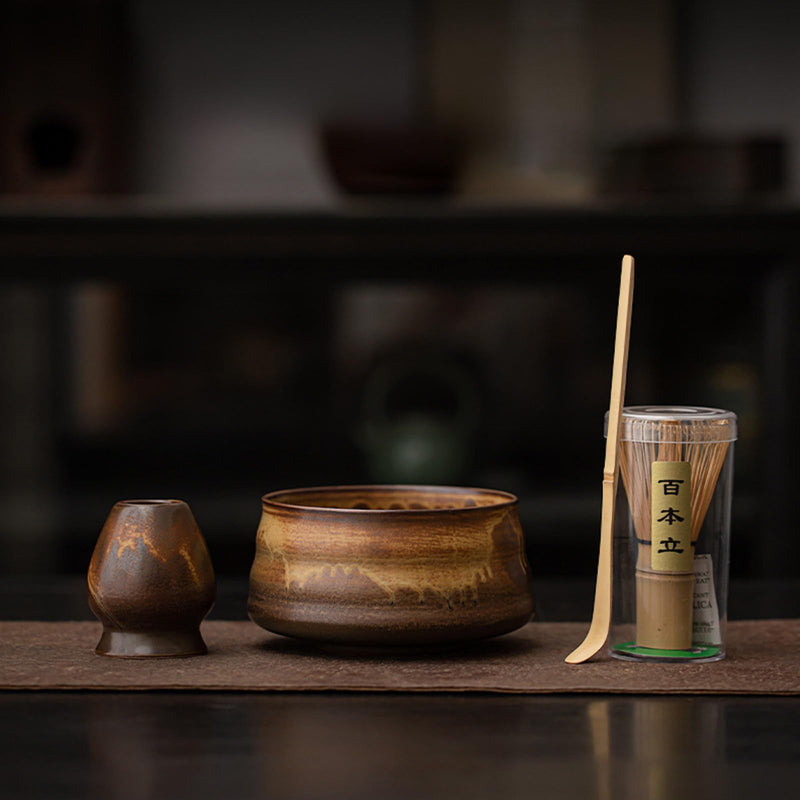 JIKANNOYA 抹茶セット 茶道具 初心者 自宅用 お点前セット 4点セット 茶杓 茶筅 茶せん 百本立 茶筅立て くせ直し 抹茶篩 綿茶巾 陶器茶杓立て お手入れも簡単 母の日 父の日 誕生日 贈り物 おしゃれ AQCJ78