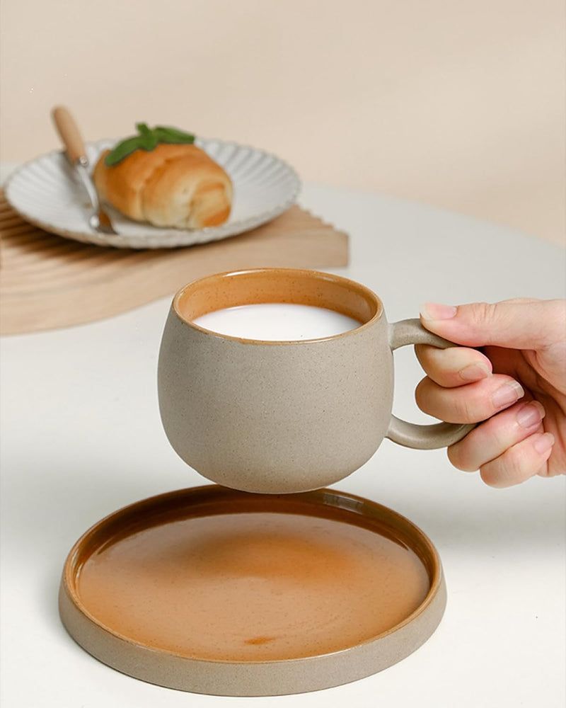 JIKANNOYA コーヒーカップ 陶器 ソーサー セット セラミック カップアンドソーサー ティーカップ 電子レンジ 食洗機対応 コーヒー 珈琲 お茶 ティー 高級 レトロ おしゃれ ソーサー付き 自宅用 カフェ食器 喫茶店 業務用 結婚祝い ギフト KFB05