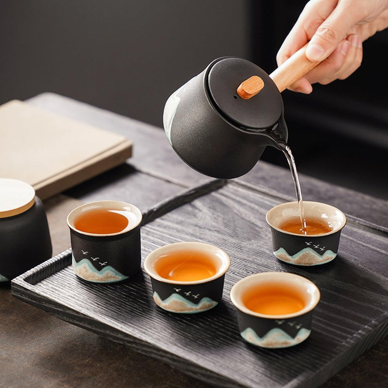 JIKANNOYA 中国茶器セット 茶器 茶具 陶器 急須 湯呑み お茶缶 セット 携帯 台湾茶器 旅行ティーセット 茶の入れ 携帯用茶具 車載旅行茶器セット 収納ボックス付き 初心者 芸術 高級 おしゃれ 軽量 お出かけ用 旅行 お手入れも簡単 母の日 父の日 誕生日 贈り物 AQZGCJ08