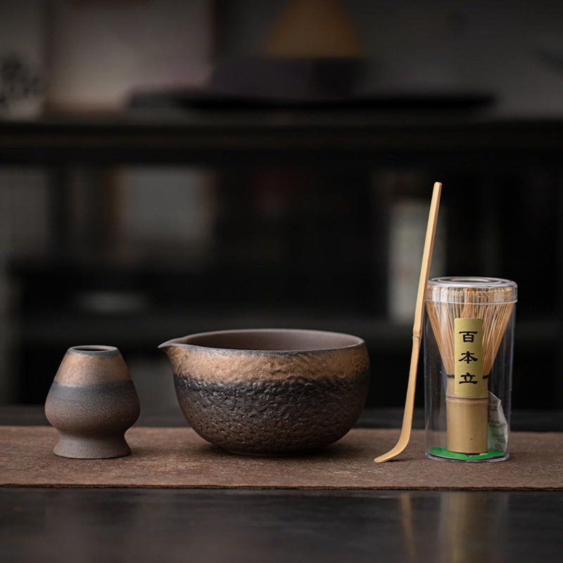 JIKANNOYA 抹茶セット 茶道具 初心者 自宅用 お点前セット 4点セット 茶杓 茶筅 茶せん 百本立 茶筅立て くせ直し 抹茶篩 綿茶巾 陶器茶杓立て お手入れも簡単 母の日 父の日 誕生日 贈り物 侘寂 レトロ 鎏金 AQCJ49