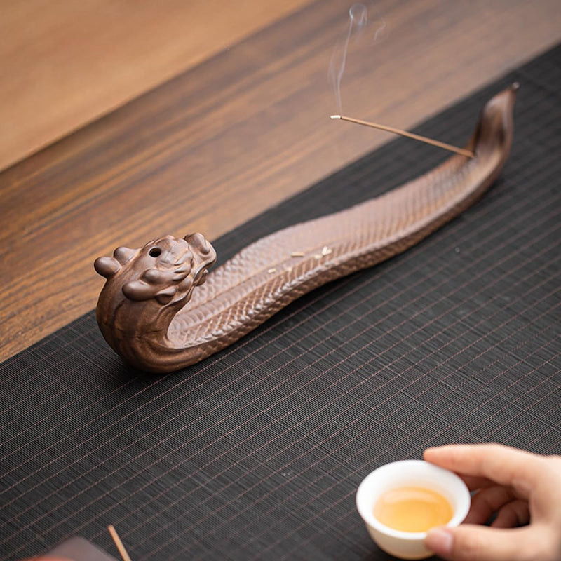 JIKANNOYA お香立て 横置き 龍 線香立て 灰がこぼれない 陶器 おしゃれ インセンスホルダー 香炉 線香皿 線香 逆流線香 三角線香 御洒落 人気 仏壇用 睡眠 リラックス 茶室 茶道 瞑想 書斎 AQXL09