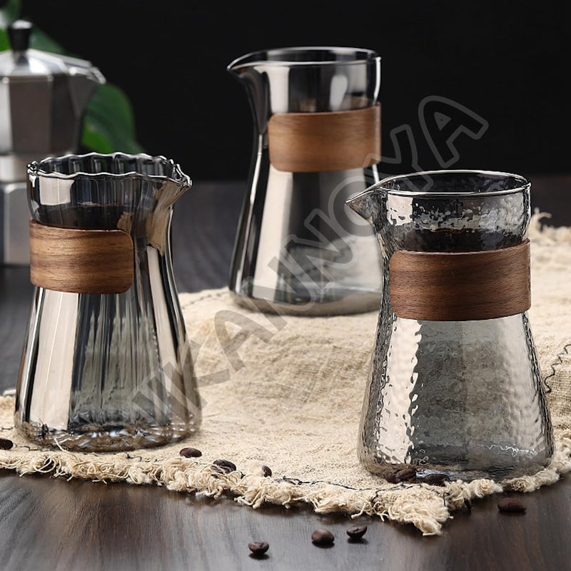 JIKANNOYA コーヒーサーバー 割れない コーヒー サーバー 高ホウ素シリカガラス 耐熱ガラス 直火対応 耐寒性 クルミ材 コーヒーポット 透明 割れないコーヒーサーバー 電子レンジ 食洗機対応 コーヒー用品 使いやすい 洗いやすい 多用途 家用 喫茶店 1~3杯用 500ml
