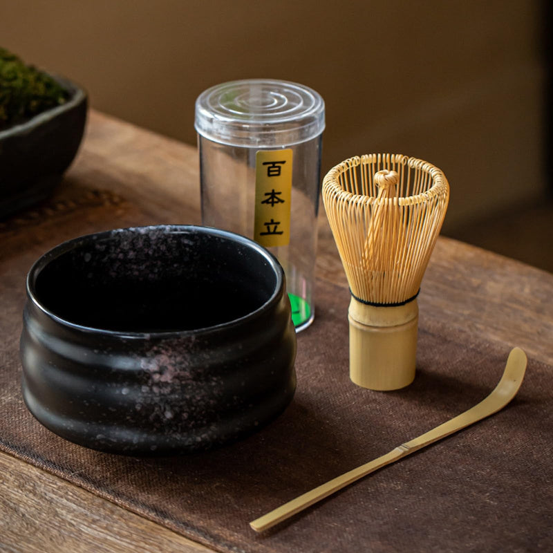 JIKANNOYA 抹茶セット 初心者 セット お点前セット 陶磁器茶碗 お茶缶 茶杓 茶杓立て 茶せん 百本立 茶筅立て くせ直し 綿茶巾 茶巾立て 抹茶篩 竹茶盤 茶道具 茶道 セット お手入れも簡単 母の日 父の日 誕生日 贈り物 470ml