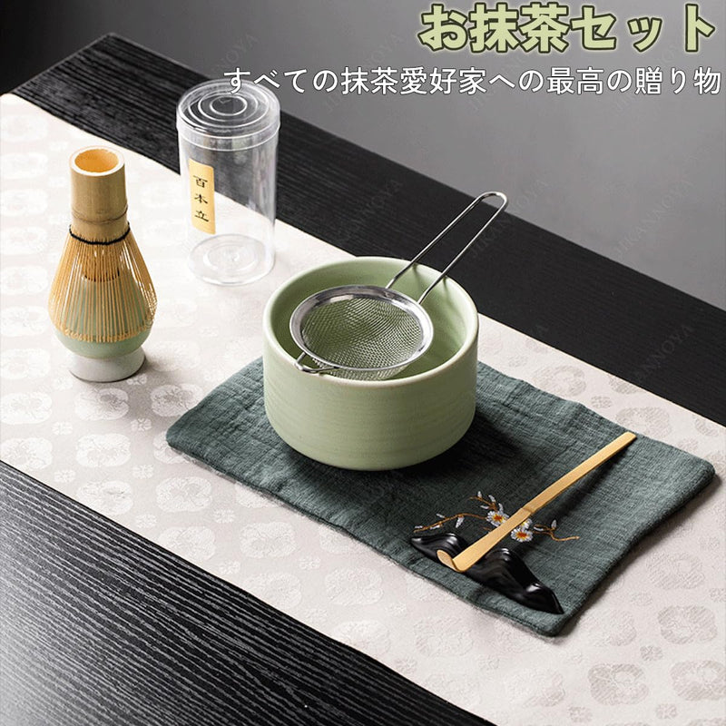 JIKANNOYA 抹茶セット お点前セット 4点セット 陶磁器茶碗 茶杓 茶筅 茶せん 百本立 陶磁器茶筅立て くせ直し 抹茶篩 綿茶巾 陶磁器茶杓立て 茶道具 セット 初心者 抹茶スターター おうち時間グッズ お手入れも簡単 母の日 父の日 誕生日 贈り物 450ml