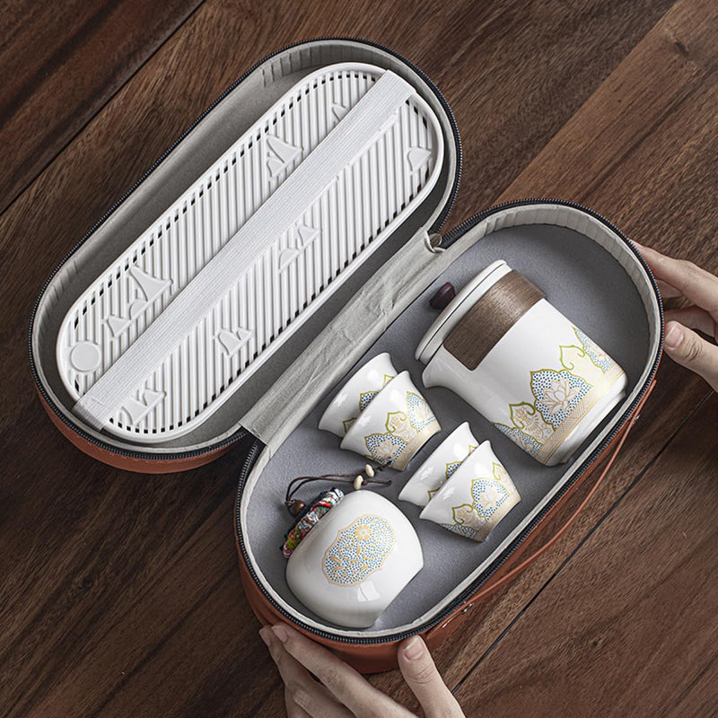 JIKANNOYA 中国茶器セット 茶器 茶具 磁器 急須 湯呑み お茶缶 ティートレイ セット 携帯 台湾茶器 旅行ティーセット 茶の入れ 携帯用茶具 車載旅行茶器セット 収納バッグ付き 初心者 高級 おしゃれ 軽量 お出かけ用 旅行 お手入れも簡単 母の日 父の日 誕生日 贈り物 AQZGCJ04