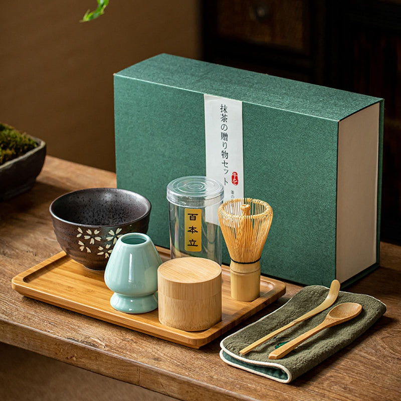 JIKANNOYA 抹茶セット 初心者 セット お点前セット 陶磁器茶碗 お茶缶 茶杓 茶杓立て 茶せん 百本立 茶筅立て くせ直し 綿茶巾 茶巾立て 抹茶篩 竹茶盤 茶道具 茶道 セット お手入れも簡単 母の日 父の日 誕生日 贈り物 470ml