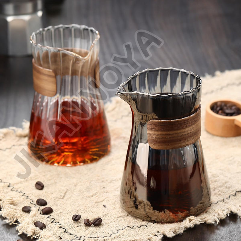 JIKANNOYA コーヒーサーバー 割れない コーヒー サーバー 高ホウ素シリカガラス 耐熱ガラス 直火対応 耐寒性 クルミ材 コーヒーポット 透明 割れないコーヒーサーバー 電子レンジ 食洗機対応 コーヒー用品 使いやすい 洗いやすい 多用途 家用 喫茶店 1~3杯用 500ml